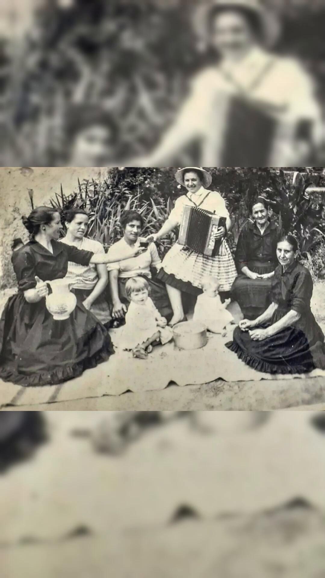 RAÍZES
